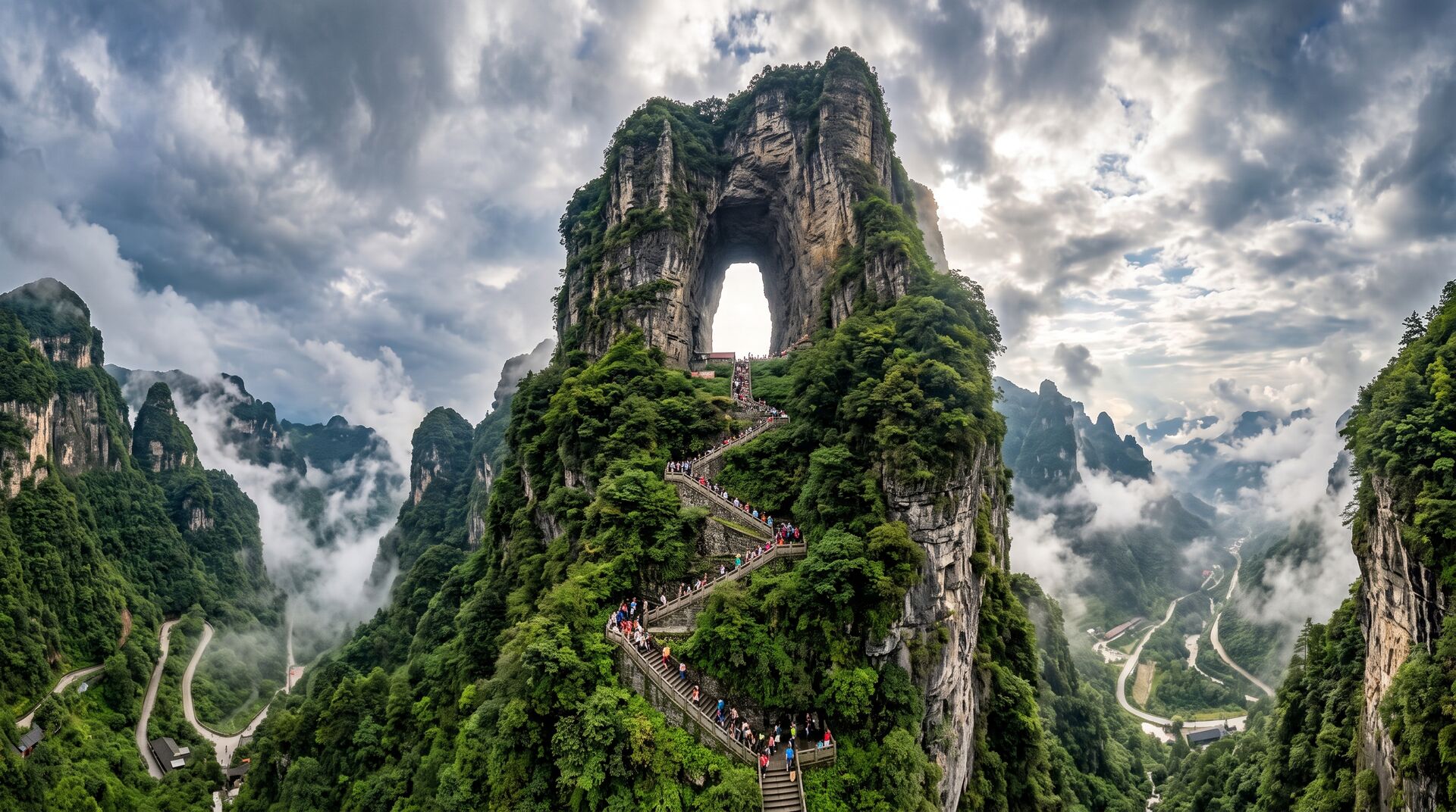 Zhangjiajie: Esplorare i Pilastri di Arenaria che Hanno Ispirato Avatar